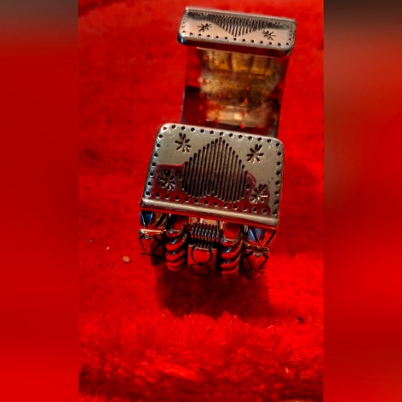 Brighton Silvertone heart design pattern size 7 Cuff Bracelet. - Picture 7 of 7